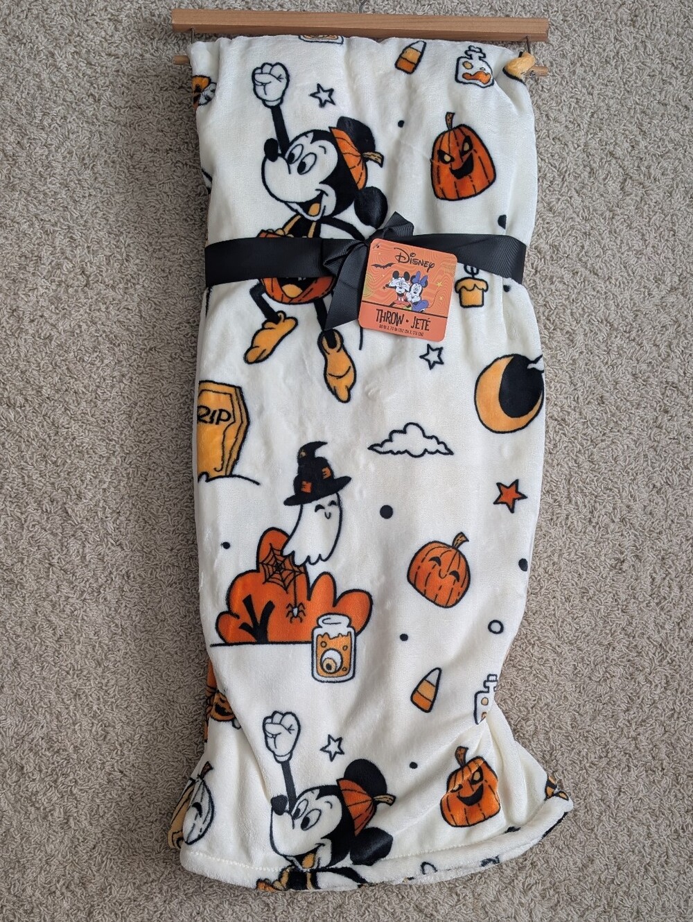 Disney Mickey Mouse Cozy Halloween Oversized Plush Throw Blanket 🎃